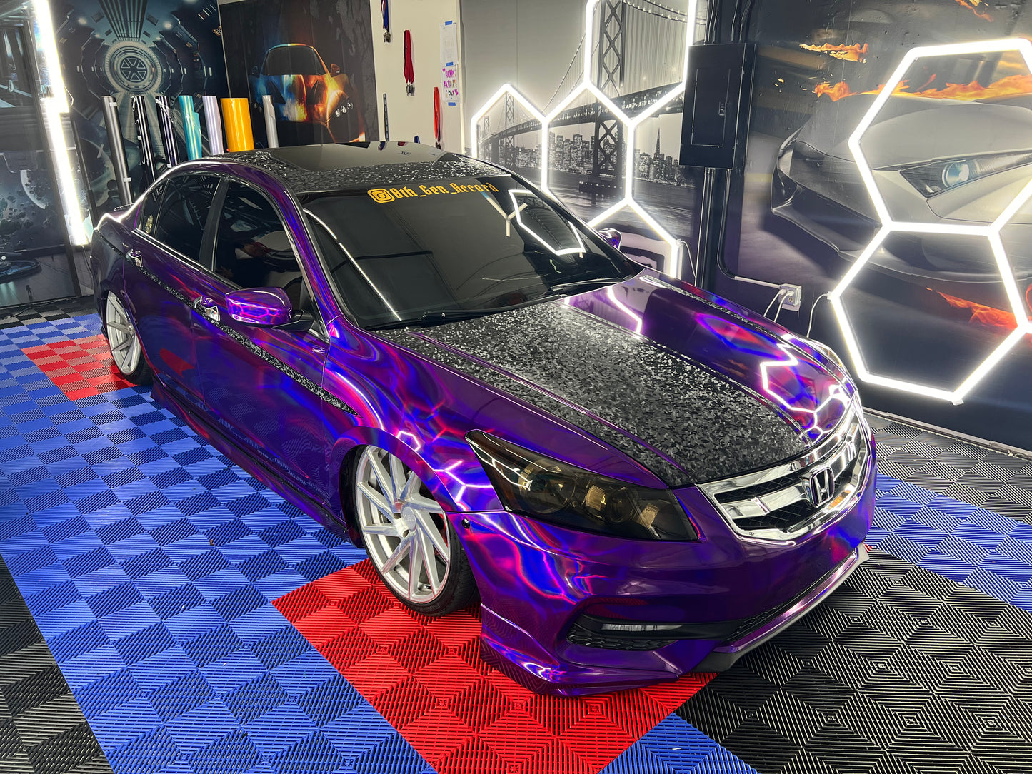 Holographic Purple